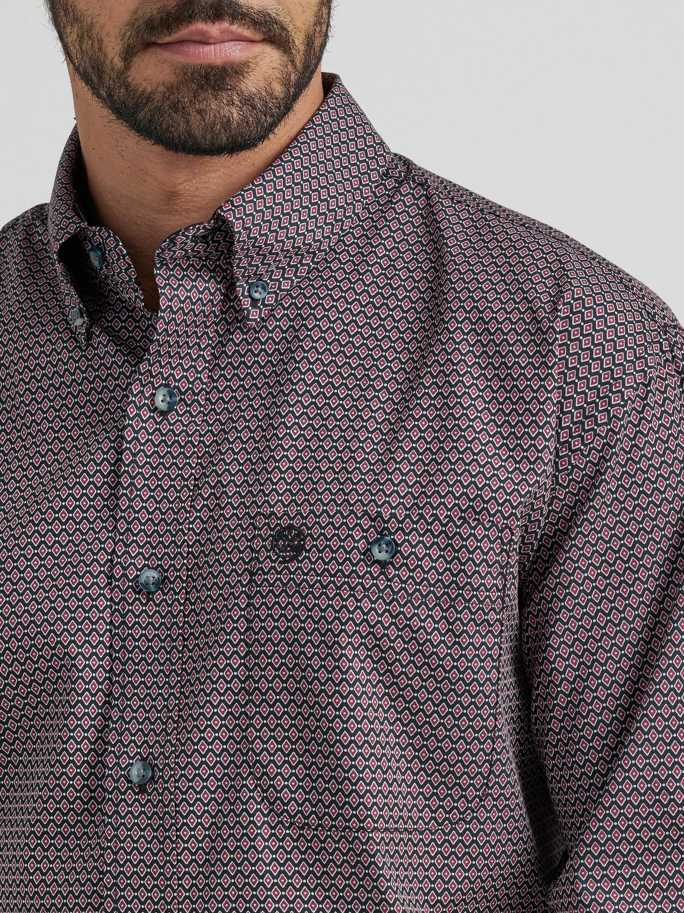 Wrangler George Strait Collection Red/Black Chain Print Button-Down Shirt