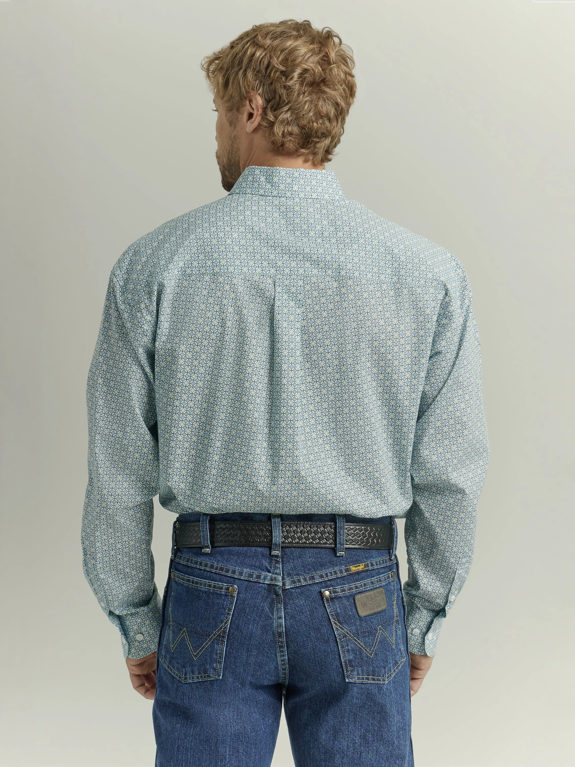 Wrangler Men's George Strait Collection Light Blue Geometric Print Button-Down Shirt